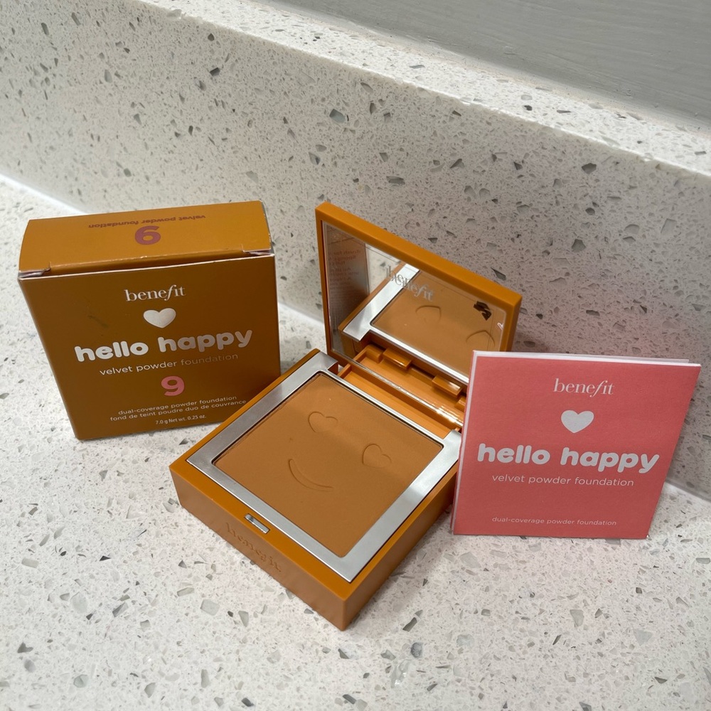 Benefit Velvet Powder Foundation #9